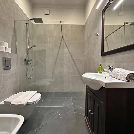 Azja, Monte Cassino, Balkon, Parking *